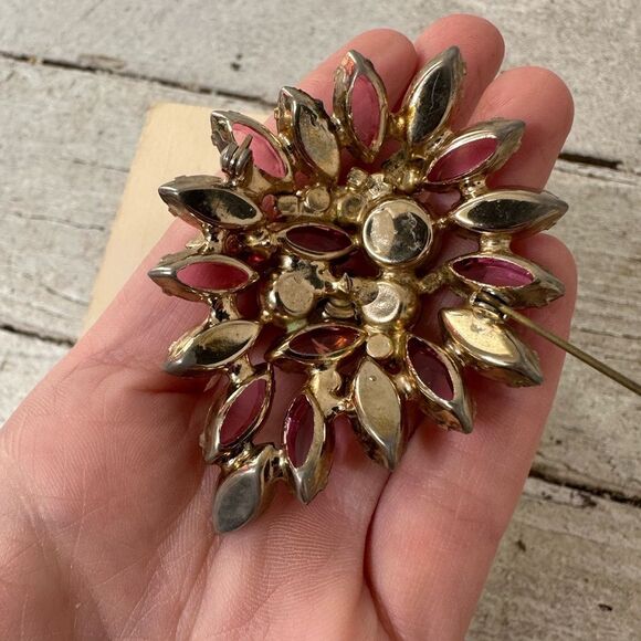 Vintage 60s Incredible Pink Rhinestone Victorian Rose Set Brooch And Earrings - Picture 8 of 10